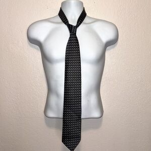Brioni 100% silk Italian tie